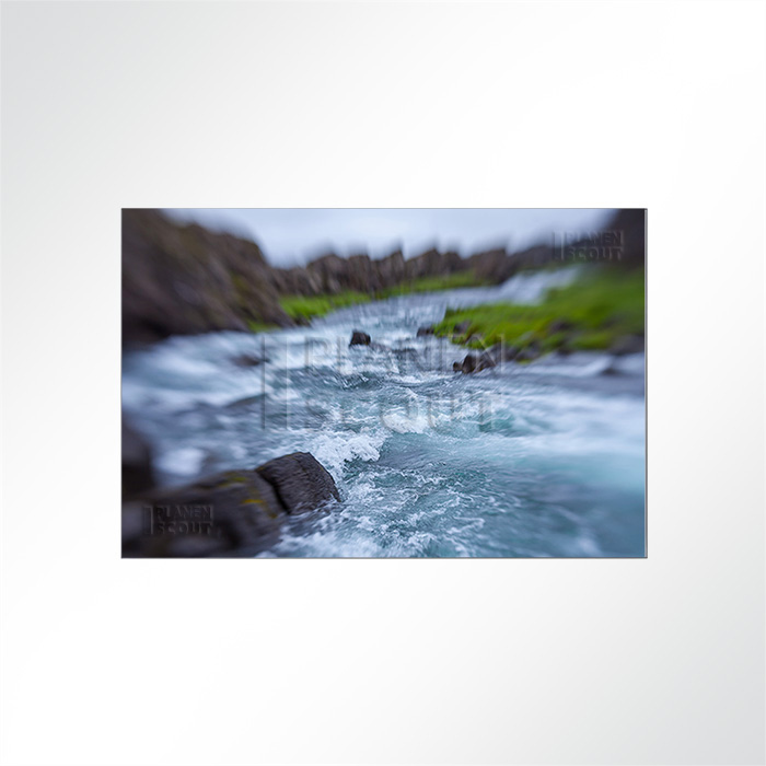 Akustikbild Island - Ein reißender Bach