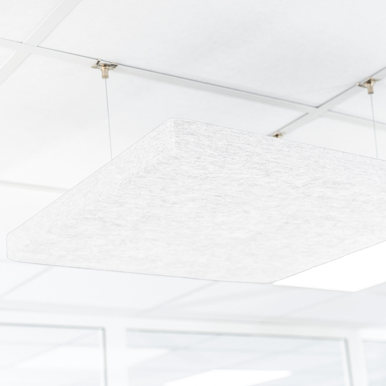 Artikelbild QP Akustikpaneele Schallabsorber Deckensegel bluefiber tec based B1 2500g/m² hellgrau marmor 620x625x50mm